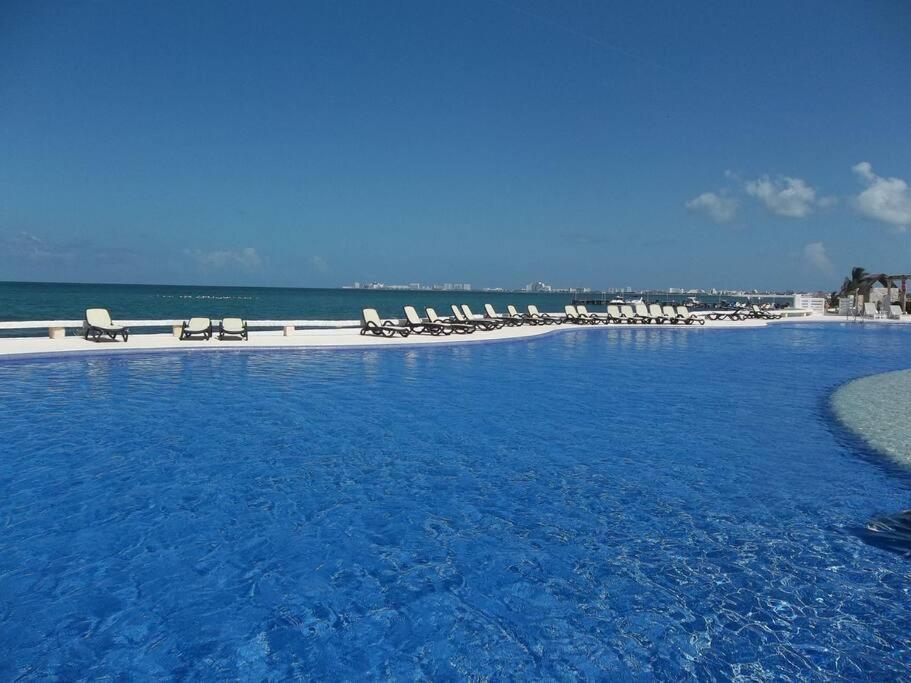 Punta Me Luxury Apartments Ocean View & Beach Front In Amara Cancun Bagian luar foto