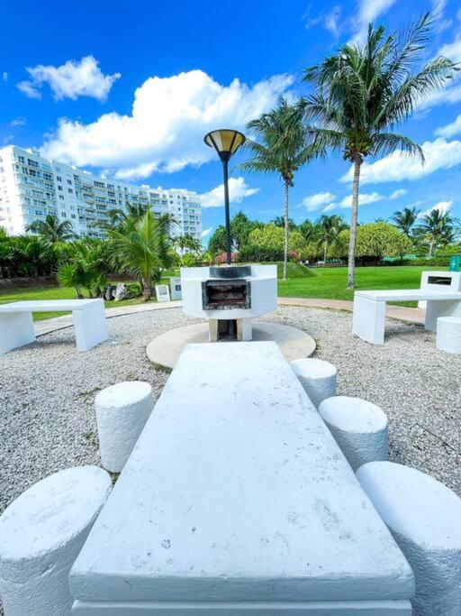 Punta Me Luxury Apartments Ocean View & Beach Front In Amara Cancun Bagian luar foto