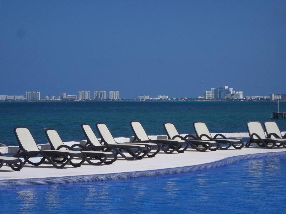 Punta Me Luxury Apartments Ocean View & Beach Front In Amara Cancun Bagian luar foto