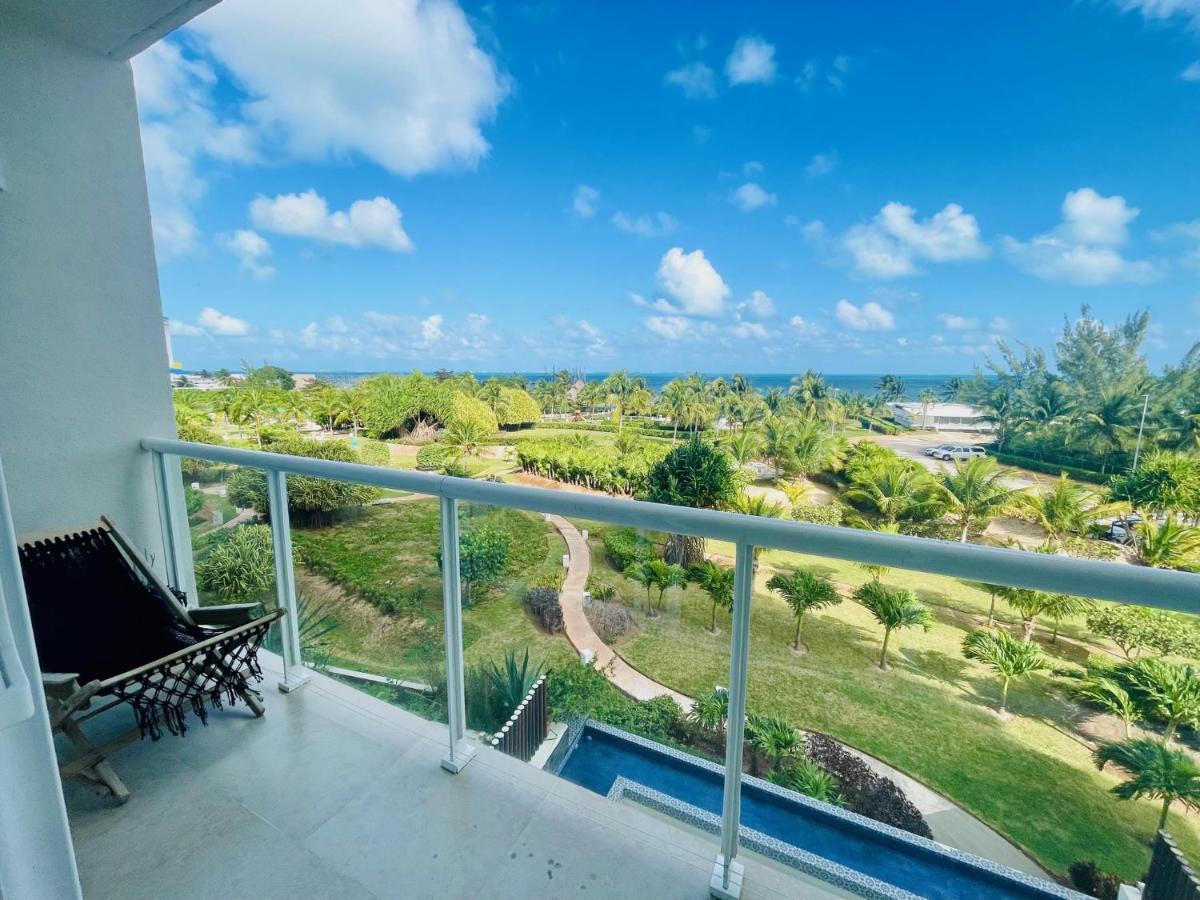 Punta Me Luxury Apartments Ocean View & Beach Front In Amara Cancun Bagian luar foto